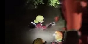 Πυροσβέστες αναζητούν έναν 18χρονο που παρασύρθηκε από τα ορμητικά νερά στη βόρεια Γαλλία