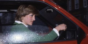 Η πριγκίπισσα Νταϊάνα οδηγεί