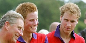 Ο πρίγκιπας Κάρολος με τους γιους του Χάρι και Ουίλιαμ