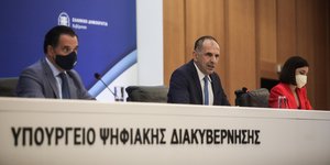 Οι ανακοινώσεις για τα προνόμια των εμβολιασμένων 