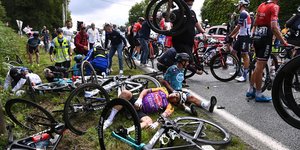 Πτώση ποδηλατών την πρώτη ημέρα του Tour De France