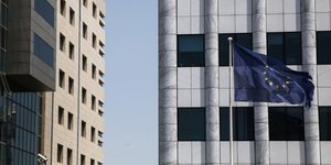 σημαια χρηματιστηριο 