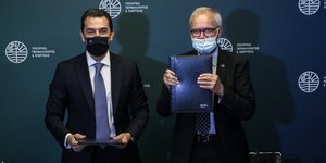  Κώστας Σκρέκας, Βέρνερ Χόγιερ