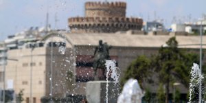 συντριβανι λευκος πυργος