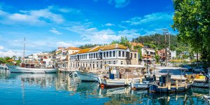 Θάσος λιμάνι βάρκες σπίτια