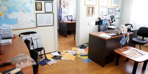 Διαρρήκτες στην πολυκατοικία όπου στεγάζεται το πολιτικό γραφείο του Ευκλείδη Τσακαλώτου
