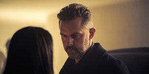 Σκηνή από τη σειρά του MEGA, Σιωπηλός Δρόμος