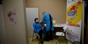 H Γαλλία ετοιμάζεται να καταστήσει υποχρεωτικό τον εμβολιασμό των υγειονομικών για την Covid-19