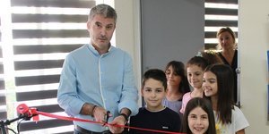 Γαβριήλ Παπαδόπουλος κόβει την κορδέλα!