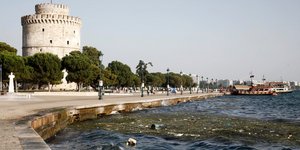 Ο Θερμαϊκός γέμισε με σκουπίδια 01-07