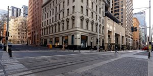 Άδεια λεωφόρος στο Σίδνεϊ, που τελεί υπό καθεστώς lockdown εξαιτίας του κορωνοϊού