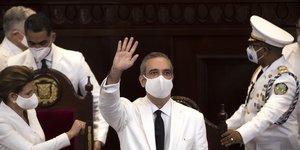  Λουίς Αμπιναδέρ