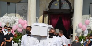 Θλίψη στο τελευταίο αντίο στη μικρή Αναστασία