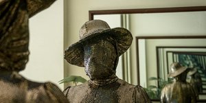 μπρονζε καπελα 