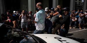 Σύλληψη αντικυβερνητικού διαδηλωτή στην Κούβα