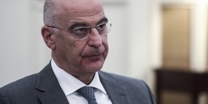 δενδιας σοβαρος