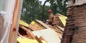 Επιχείριση απεγκλωβισμού εργάτη σε οικοδομή στην Ουάσιγκτον