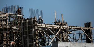 εργατες στην οικοδομη