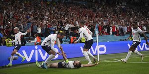 Η Εθνική Αγγλίας πανηγυρίζει την πρόκριση στον τελικό του EURO 2021