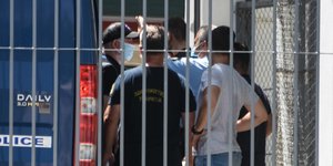 Ο Πέτρος Φιλιππίδης στις φυλακές Τρίπολης