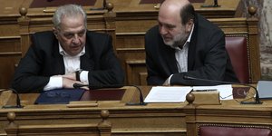 Φλαμπουράρης, Αλεξιάδης βουλη