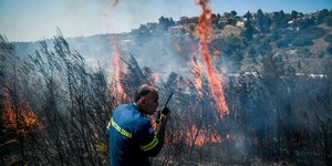 Την άμεση κινητοποίηση της Πυροσβεστικής προκάλεσε φωτιά που ξέσπασε σε δασική έκταση στον Βαρνάβα Αττικής
