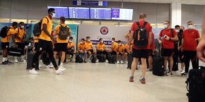 Η αποστολή της Γαλατασαράι στο αεροδρόμιο «Ελευθέριος Βενιζέλος»