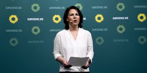 Η υποψήφια των Πράσινων, Αναλένα Μπέρμποκ