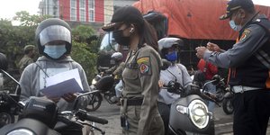 ελεγχοι ινδονησια 