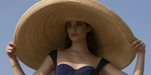 γυναίκα με μαγιό