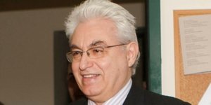 O ομότιμος καθηγητής του ΑΠΘ και πρόεδρος του Κέντρου Ελληνικής Γλώσσας Ιωάννης Καζάζης