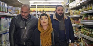 H Ιζαμπέλ Ιπέρ γίνεται νονά της νύχτας