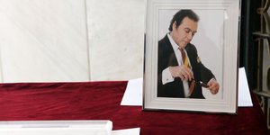 Το τελευταίο αντίο στον Τόλη Βοσκόπουλο