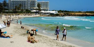 Κύπρος ξενοδοχείο παραλία λουόμενοι