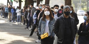 πολιτες ουρά 