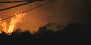 Μαίνεται η φωτιά που ξέσπασε στο Θύριο Βόνιτσας