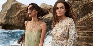 γυναίκες με στιλάτο ντύσιμο