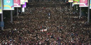 Συνωστισμός στη Βρετανία για το euro