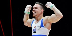 Λευτέρης Πετρούνιας