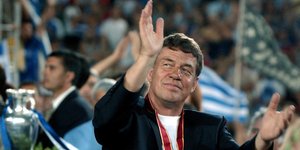 Οττο Ρεχάγκελ χειροκροτει