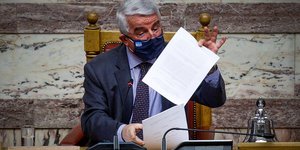 πόθεν έσχες Θανάσης Μπούρας