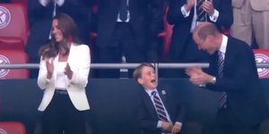 Οι έξαλλοι πανηγυρισμοί του πρίγκιπα Τζορτζ