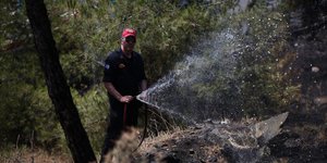 Πυροσβέστης στο Σέιχ Σου