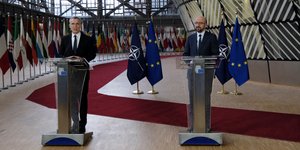 Ο γγ του ΝΑΤΟ, Γ. Στόλτενμπεργκ και ο πρόεδρος του Ευρωπαϊκού Συμβουλίου, Σ. Μισέλ