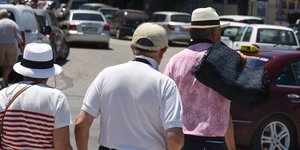 τρεις πλατη καπελα