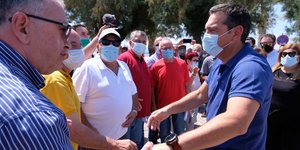 τσιπρας μπλε μπλουζακι 