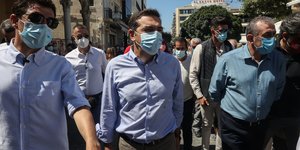 τσιπρας περπαταει 