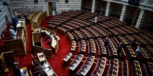 έδρανα σε άδεια Βουλή