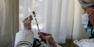 νοσηλευτρια εμβολιο 