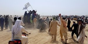 Υποστηρικτές των Ταλιμπάν στα σύνορα του Αφγανιστάν με το Πακιστάν